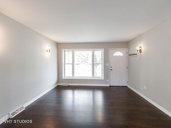 3rd image of 10240 Hyacinth Dr
