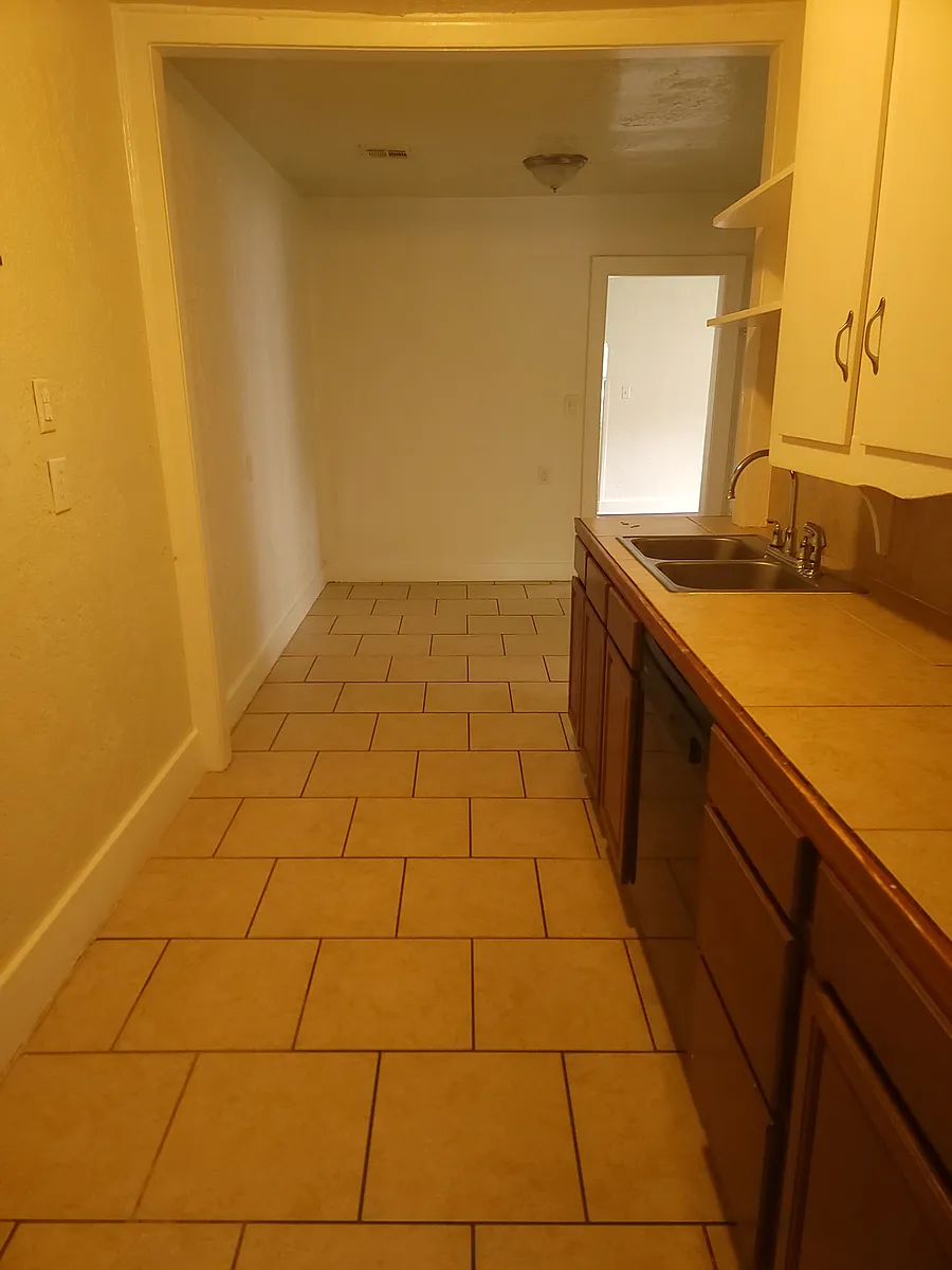 Building Photo - 1520 NW 45th St #NA