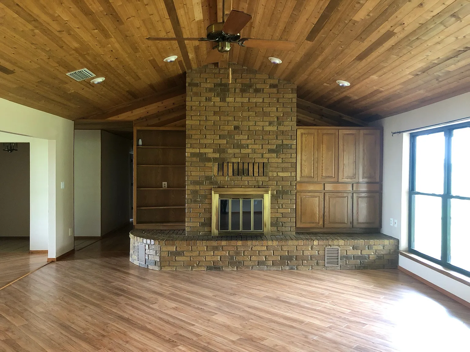 3 bed, 1800 sqft, $3,000 — Photo 3