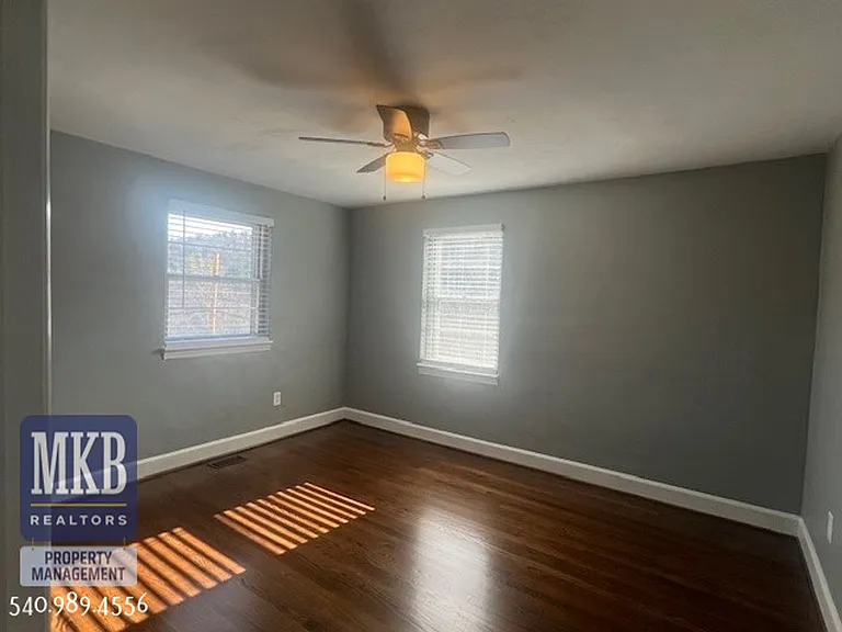 6221 Shady Acres Dr — Photo 12