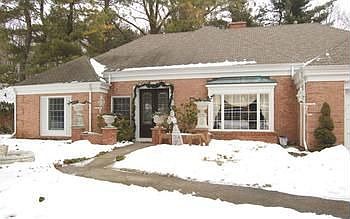 1st image of 1906 Dilloway Dr