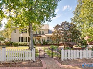 1 Ledges Dr, Huntsville, AL 35802