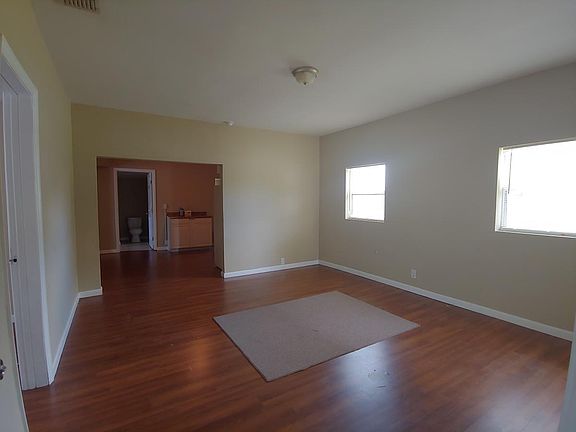 4th image of 521 Kansas Ave