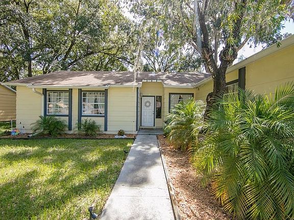 2nd image of 2405 Oak Hollow Dr