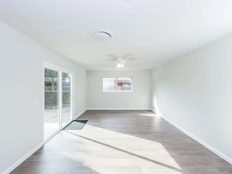 1013 W Terrace Ave — Photo 3