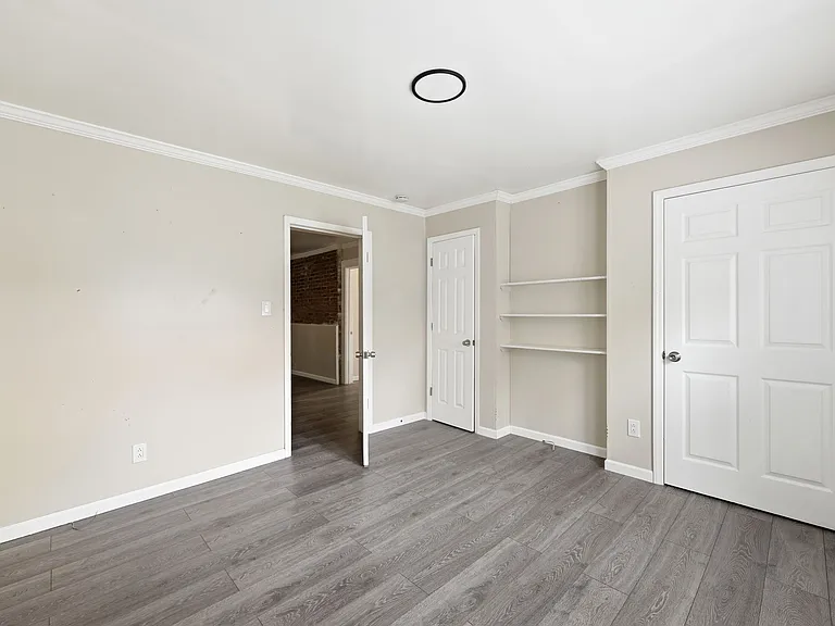 214 Markham St — Photo 9