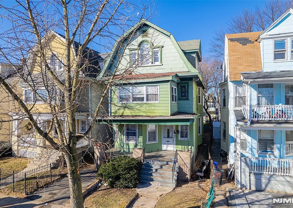 1st image of 199 Hollywood Ave