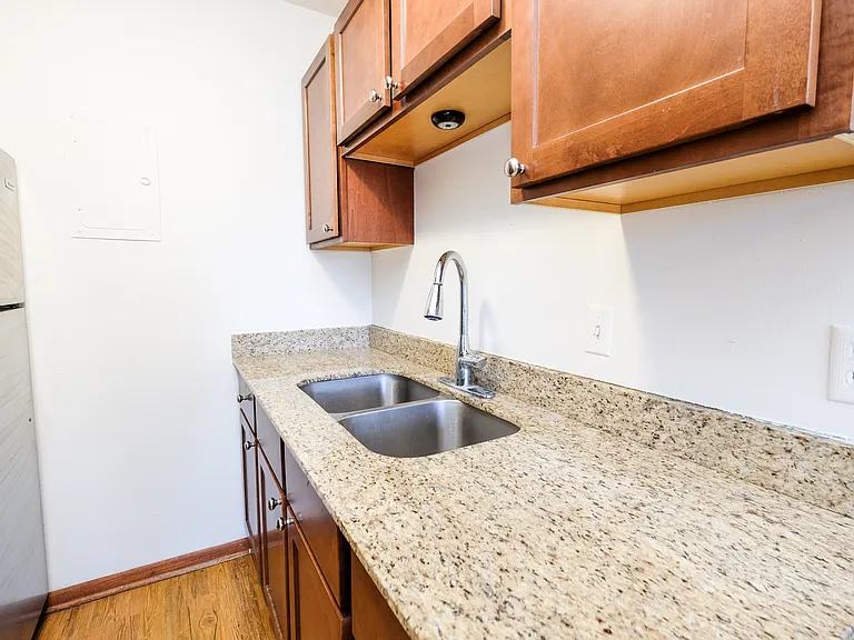 Emerson Apartments | 2537 — Photo 16