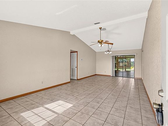 4th image of 10808 SE 43RD AVENUE
