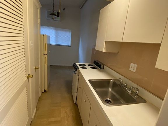 4th image of 9765 Greenbush Pl