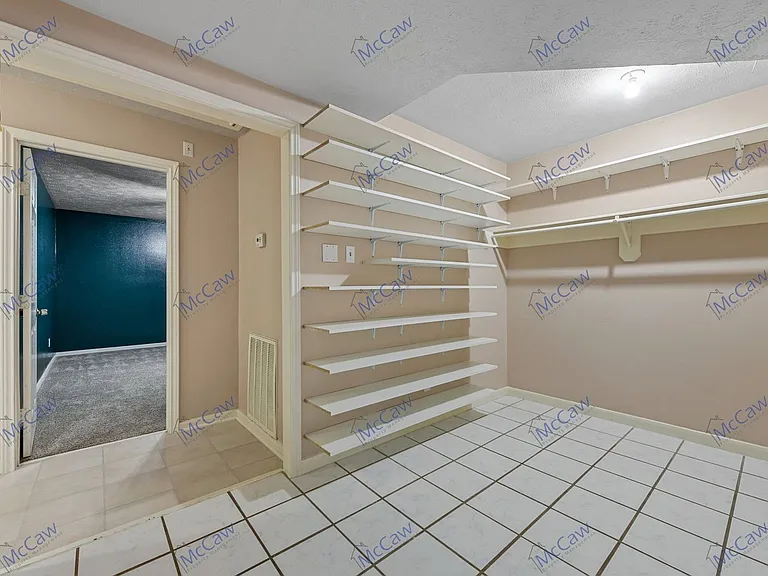 3211 Wessex Cir — Photo 10