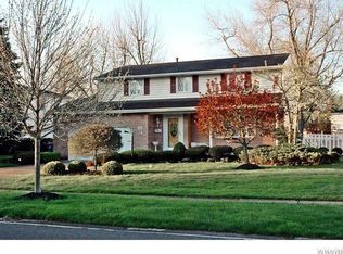 71 Tartan Ln, Buffalo, NY 14221