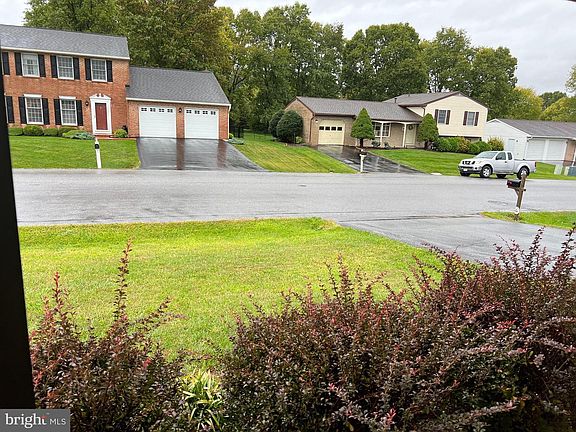 4th image of 627 Cornell Ave