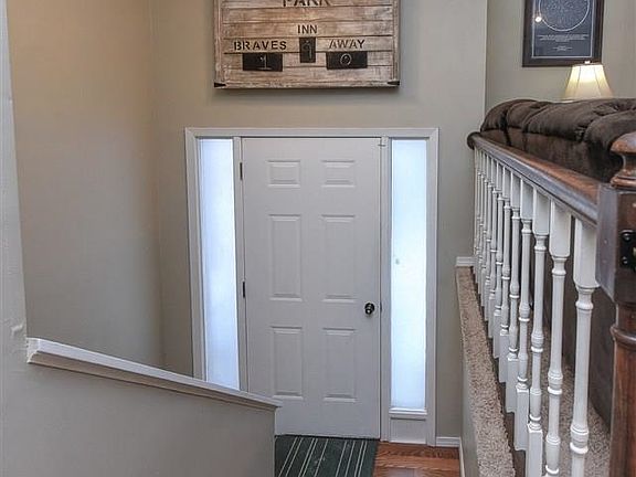 3rd image of 215 Douglas Dr