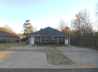 104 Elm Creek Dr, Maud, TX 75567