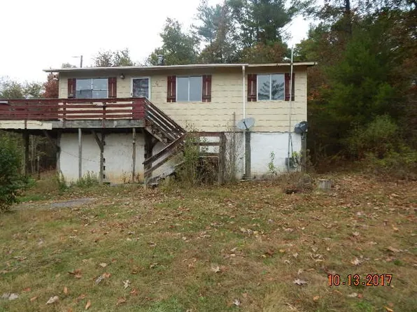 24 Sunnydale Ln, Bland, VA 24315