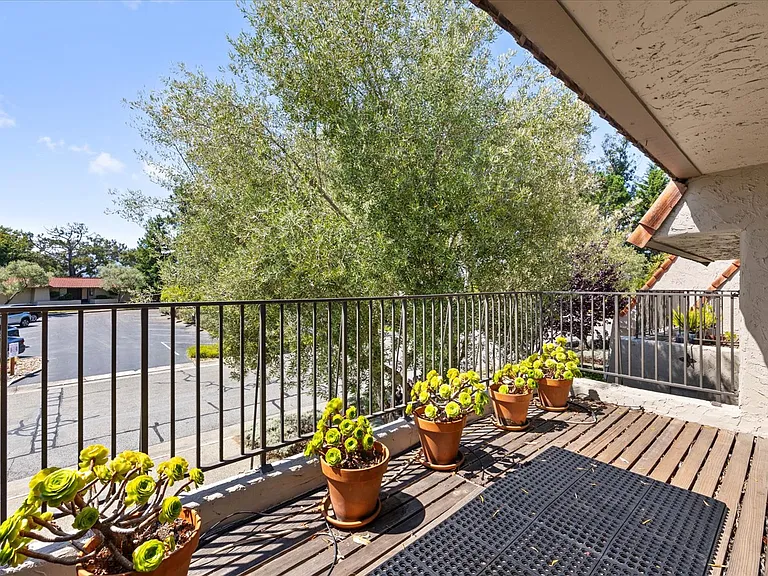 9 Heritage Ct — Photo 35