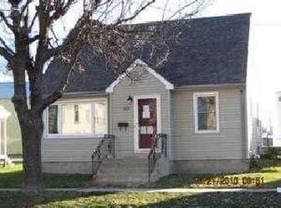 613 3rd St SW, Waseca, MN 56093