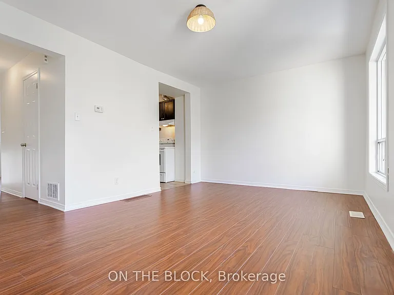 47 Carleton Pl — Photo 3