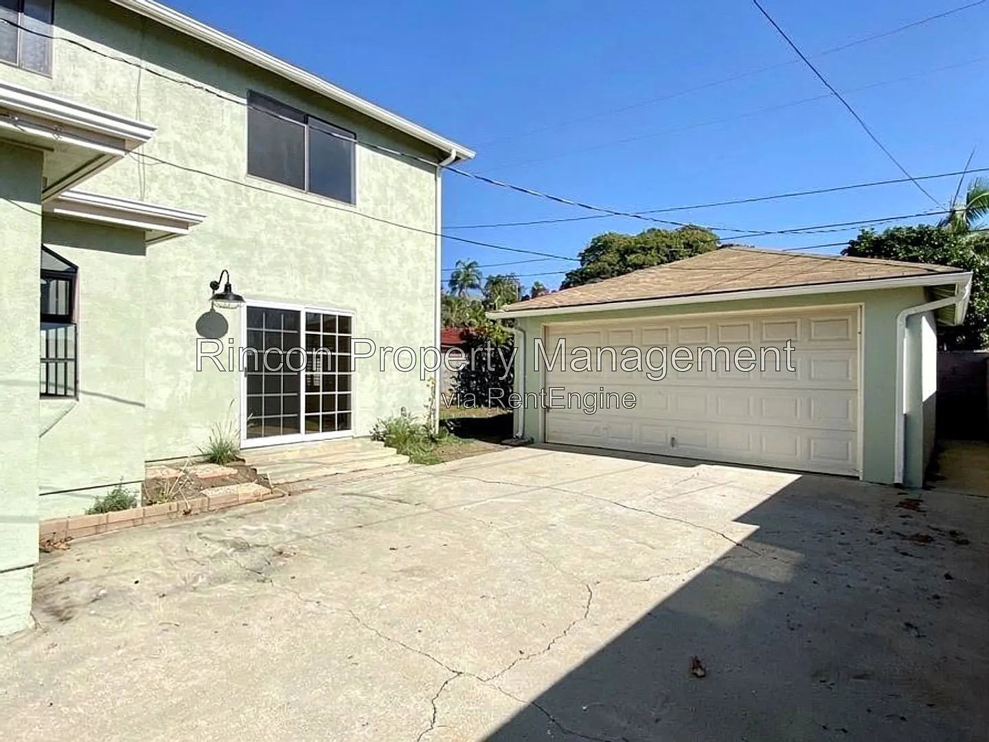 3 bed, 2.5 bath, 2242 sqft, $4,395 — Photo 1