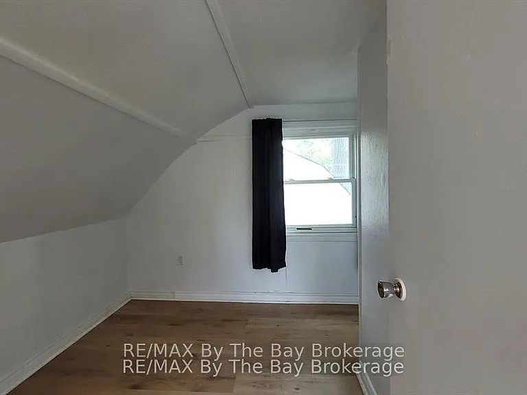 23 Glen St — Photo 25
