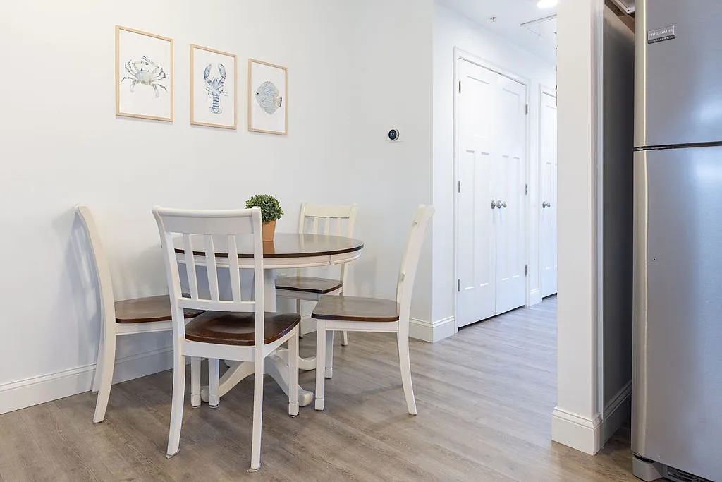 1 bed, 1.5 bath, 837 sqft, $2,100 — Photo 3