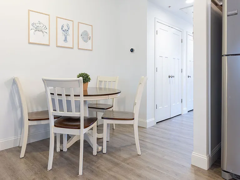 128 Ashworth Ave #206 — Photo 3
