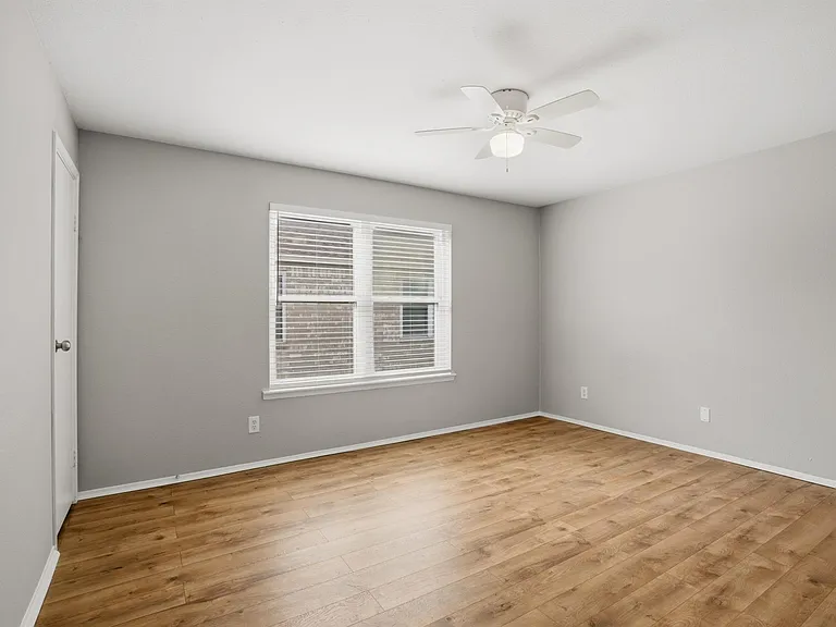 7719 Cambridge St #7719 — Photo 17