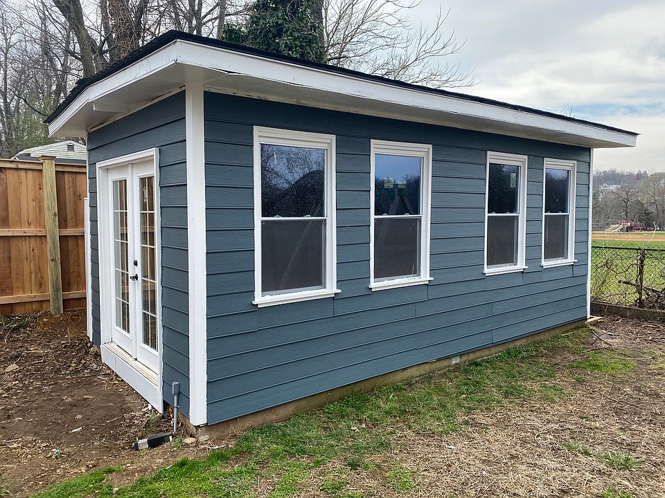 2nd image of 5826 Edgehill Dr