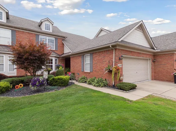 13360 Shire Ln #23, Southgate, MI 48195