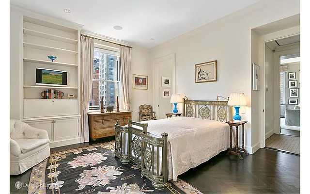 Sold by Douglas Elliman | media 26