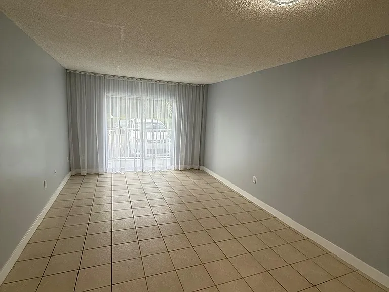 16465 NE 22nd Ave #105 — Photo 6