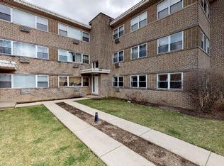 4643 Main St, Skokie, IL 60076