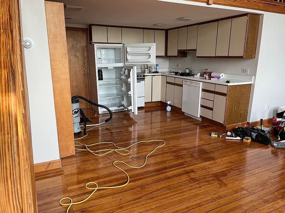 2nd image of 75 Main St #4
