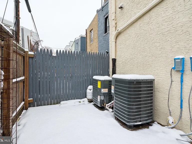 1821 Memphis St #1 — Photo 10