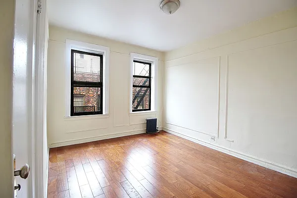 Rented by Julianna Realty Corp | media 8