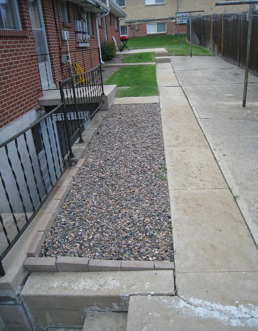 2 bed, 820 sqft, $1,200 — Photo 3