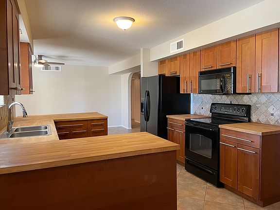 3rd image of 2402 W Angela Dr