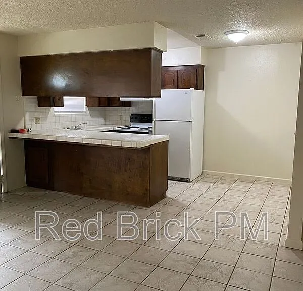 2307 N St — Photo 3
