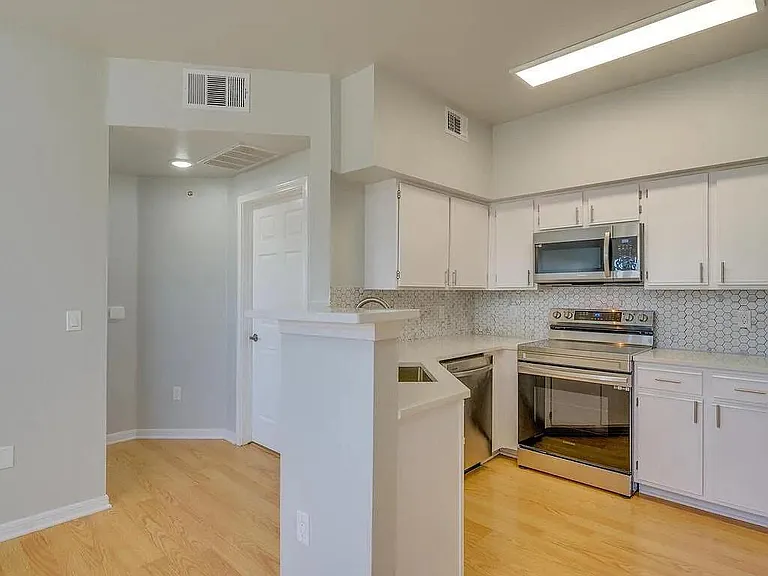 2320 Gracy Farms Ln #932 — Photo 7