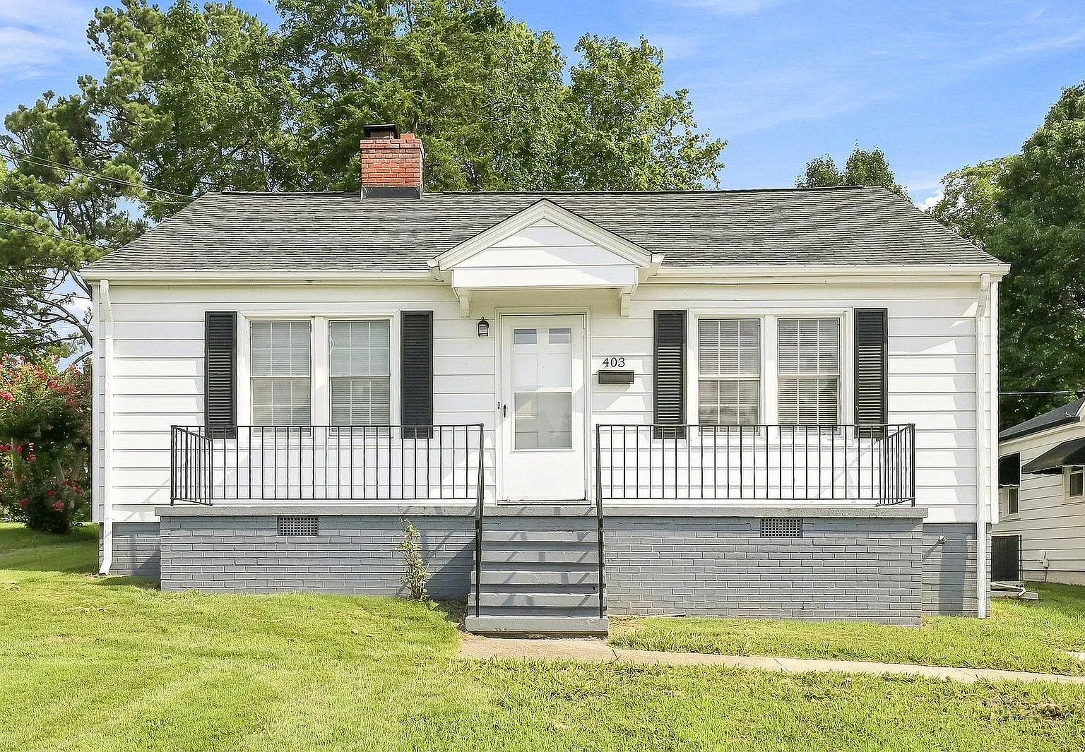 2 bed, 1.0 bath, $1,300 — Photo 3