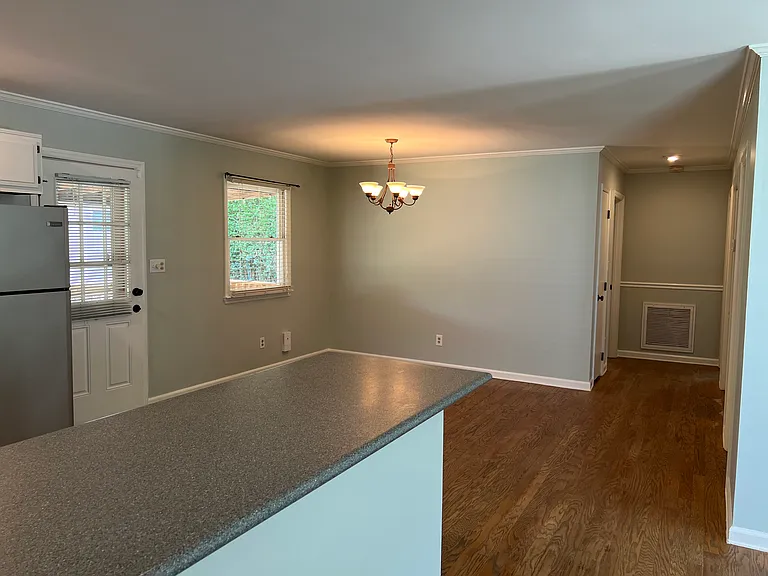 512 Holden St — Photo 8