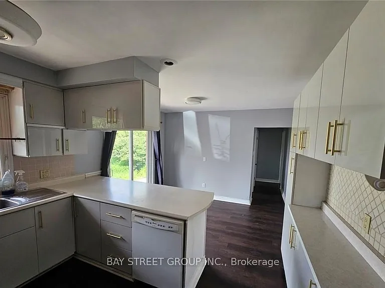385 Beachwood Ave — Photo 5