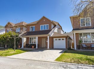 32 Stonepointe Ave, Ottawa, ON K2G 6G4