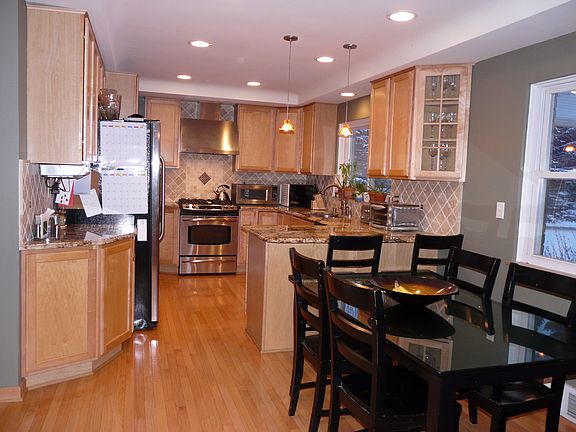 5th image of 31633 Mayfair Ln