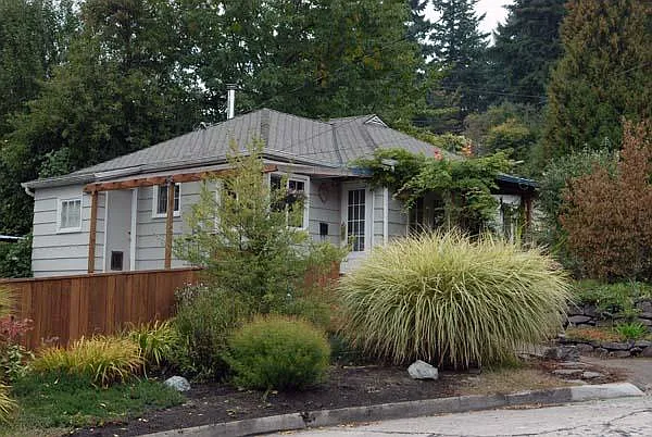 6109 SE Taylor Ct — Photo 1