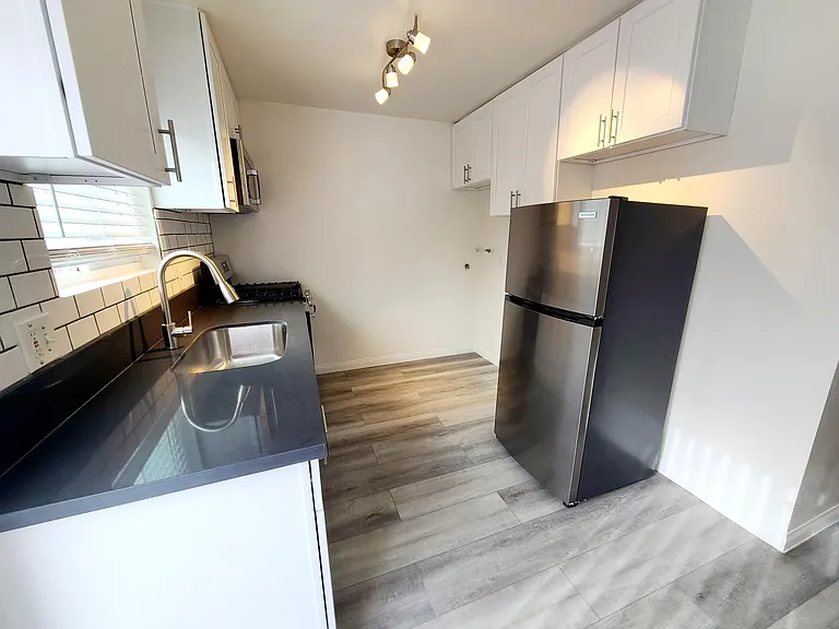 206 N Myers St #C — Photo 5