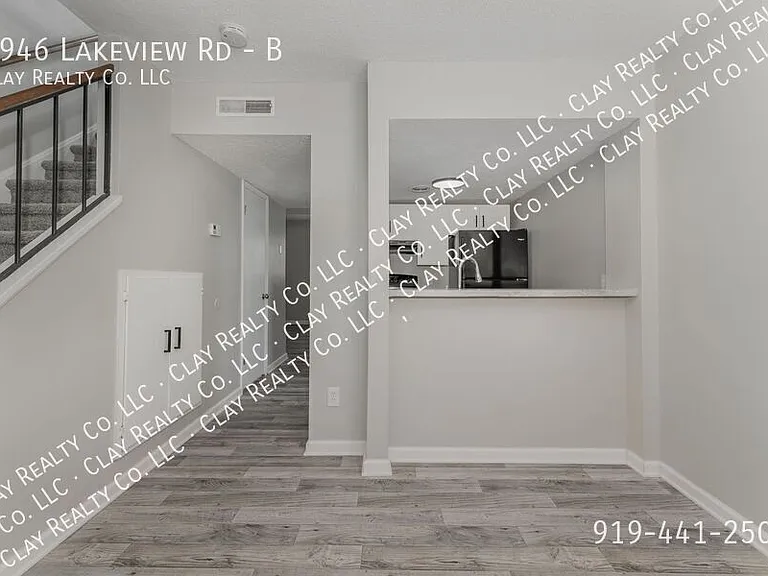 1946 Lakeview Rd #B — Photo 24