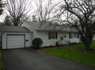 41 Caroline Dr, Gates, NY 14624