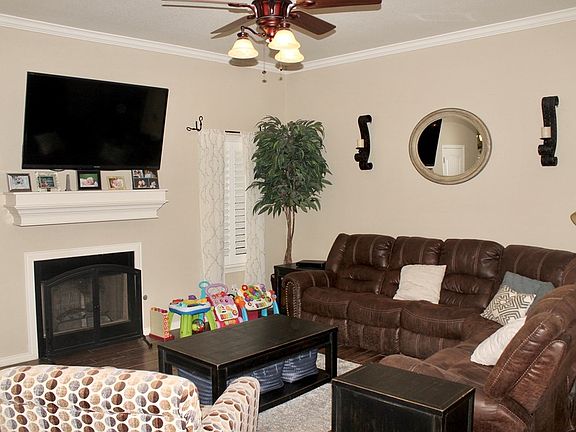 3rd image of 6716 Amber Dr